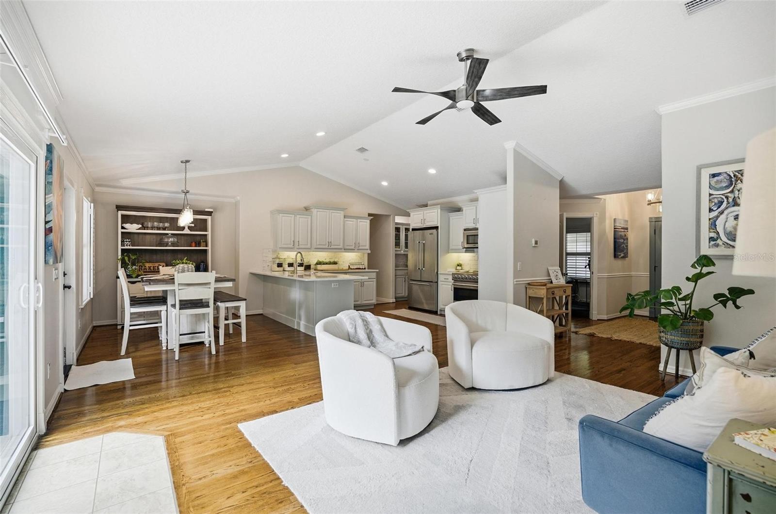 Image 35 of 100 For 10 Pamela Parkway