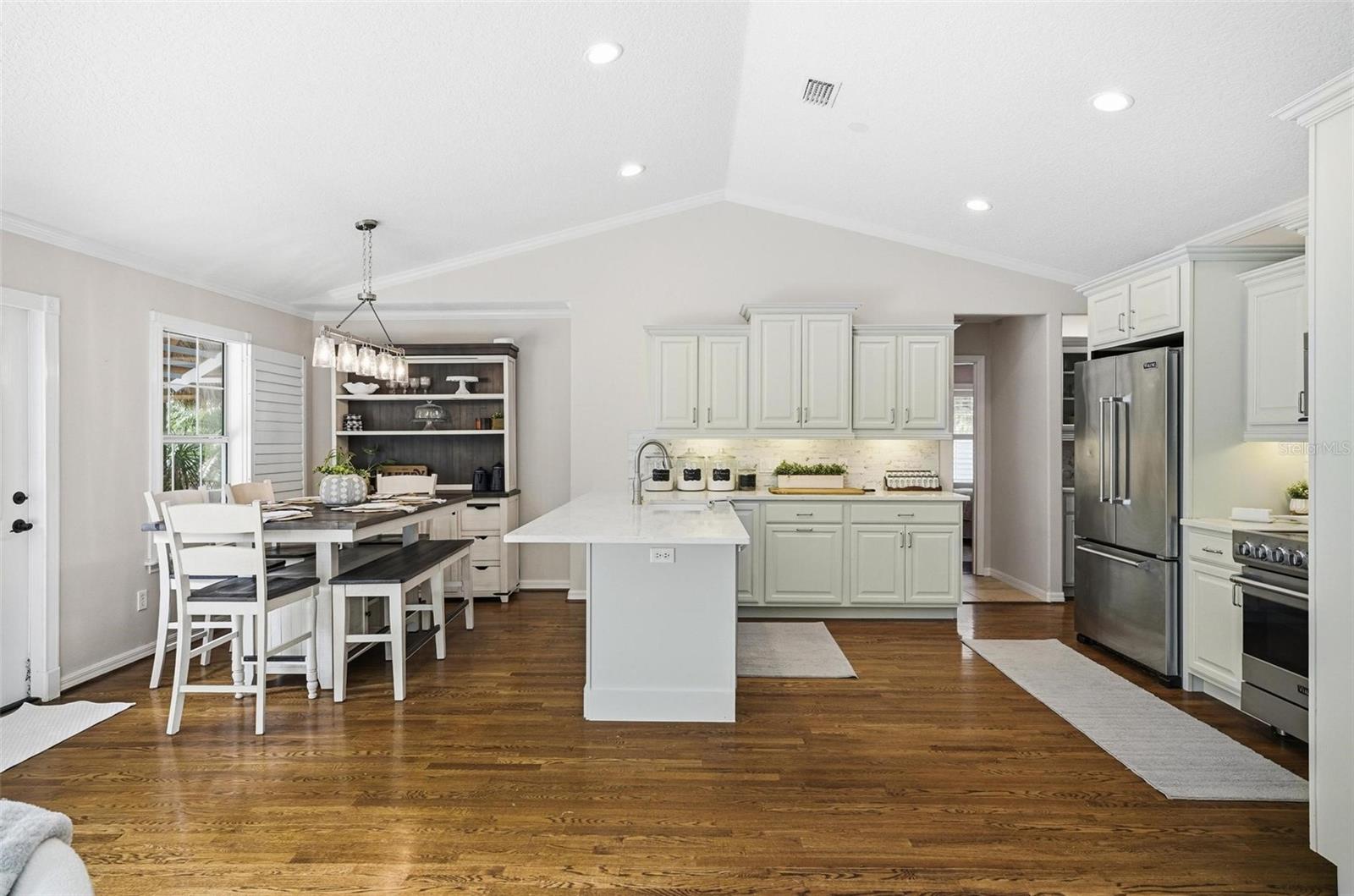 Image 39 of 100 For 10 Pamela Parkway