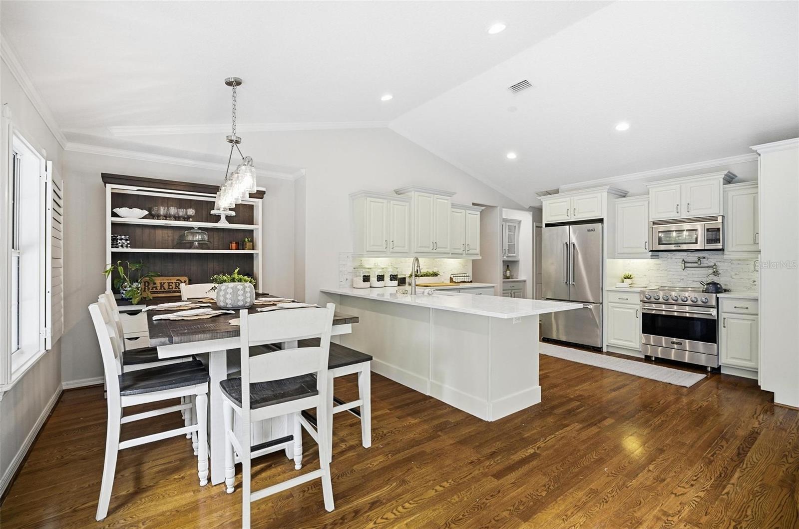 Image 40 of 100 For 10 Pamela Parkway