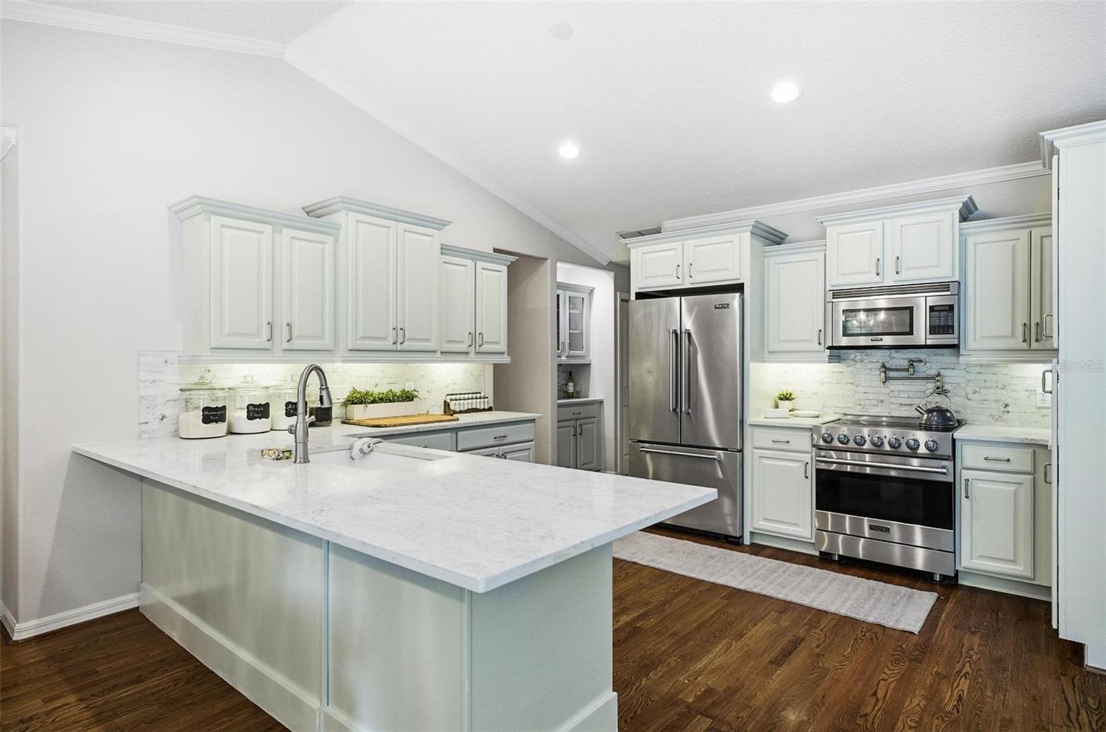 Image 44 of 100 For 10 Pamela Parkway