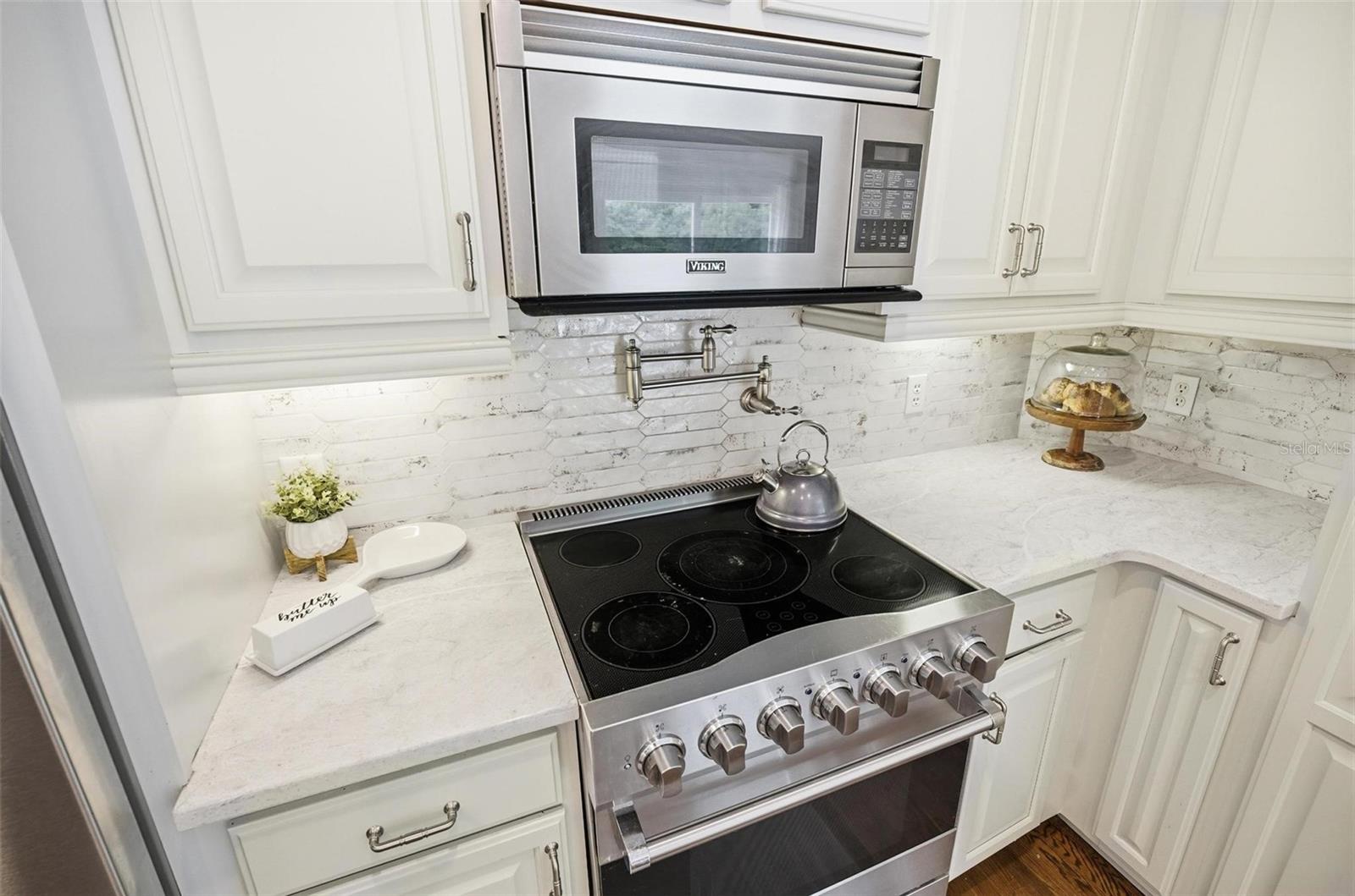 Image 47 of 100 For 10 Pamela Parkway