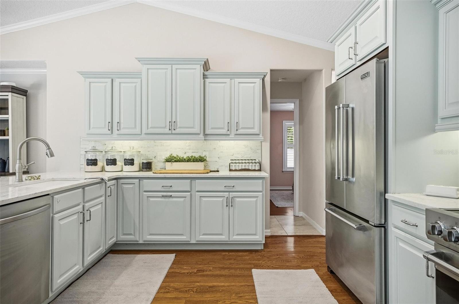 Image 48 of 100 For 10 Pamela Parkway