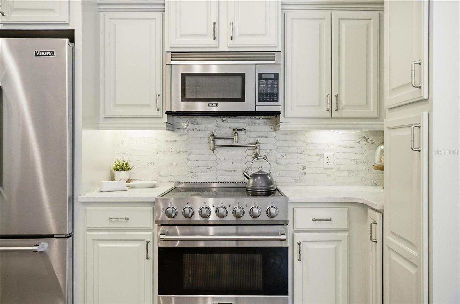 Image 49 of 100 For 10 Pamela Parkway