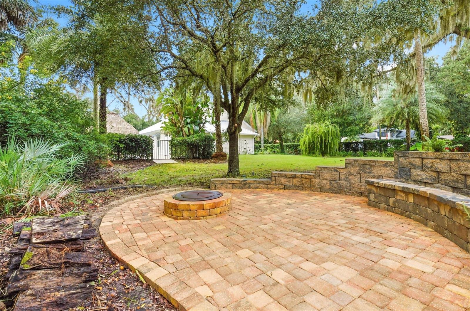 Image 5 of 100 For 10 Pamela Parkway