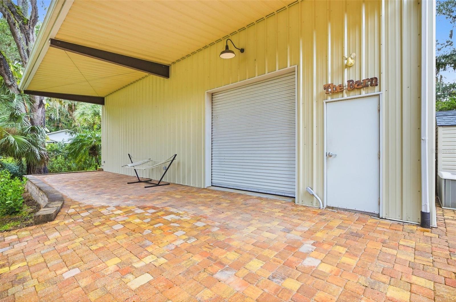 Image 6 of 100 For 10 Pamela Parkway