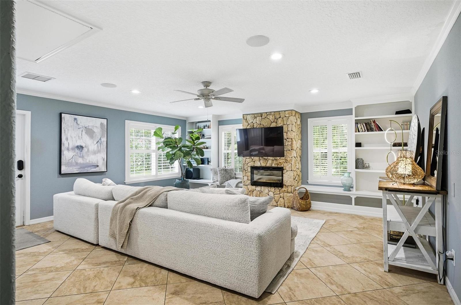 Image 73 of 100 For 10 Pamela Parkway