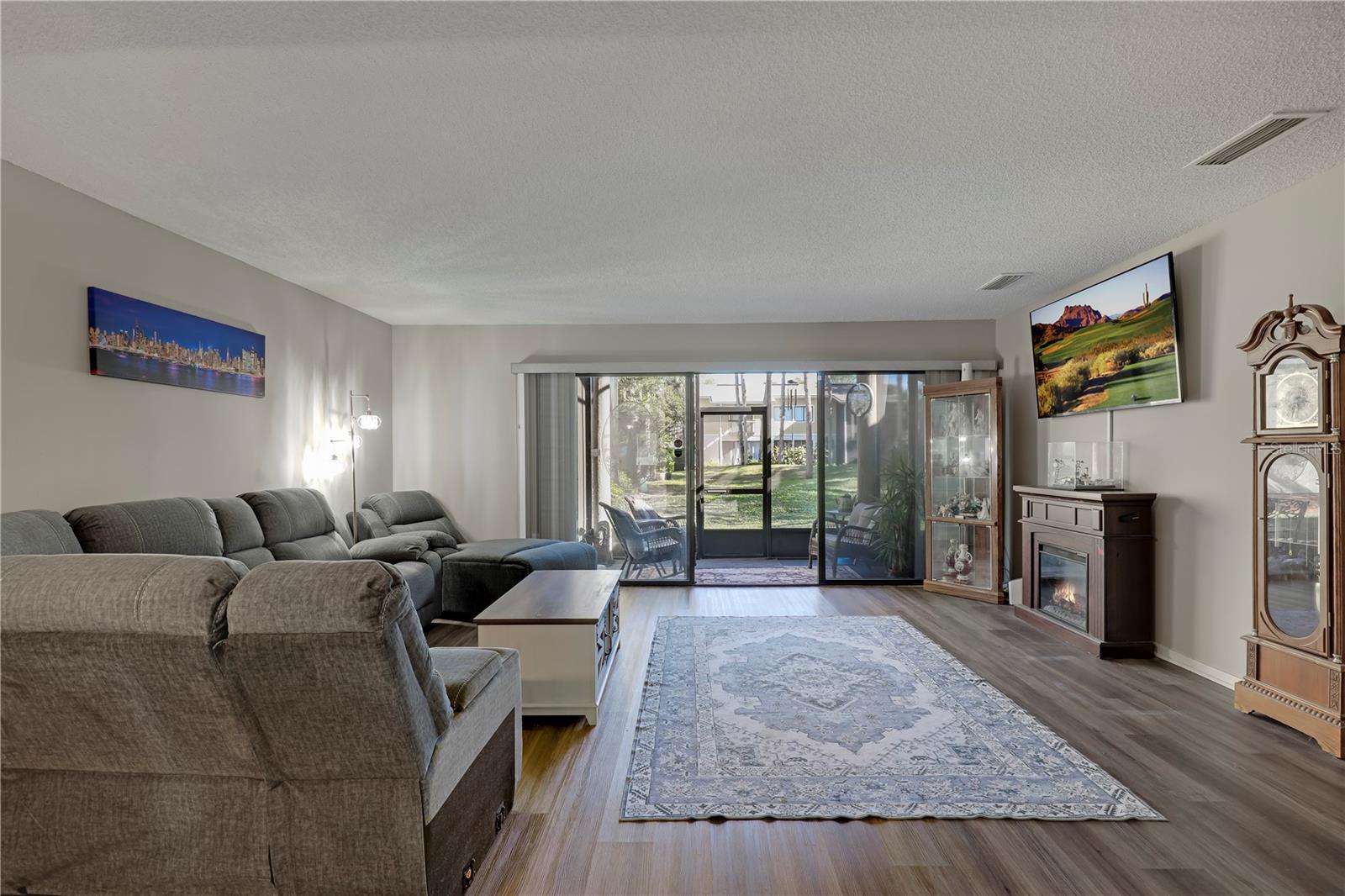 Image 19 of 58 For 7864 Playa Del Rey Court 7864