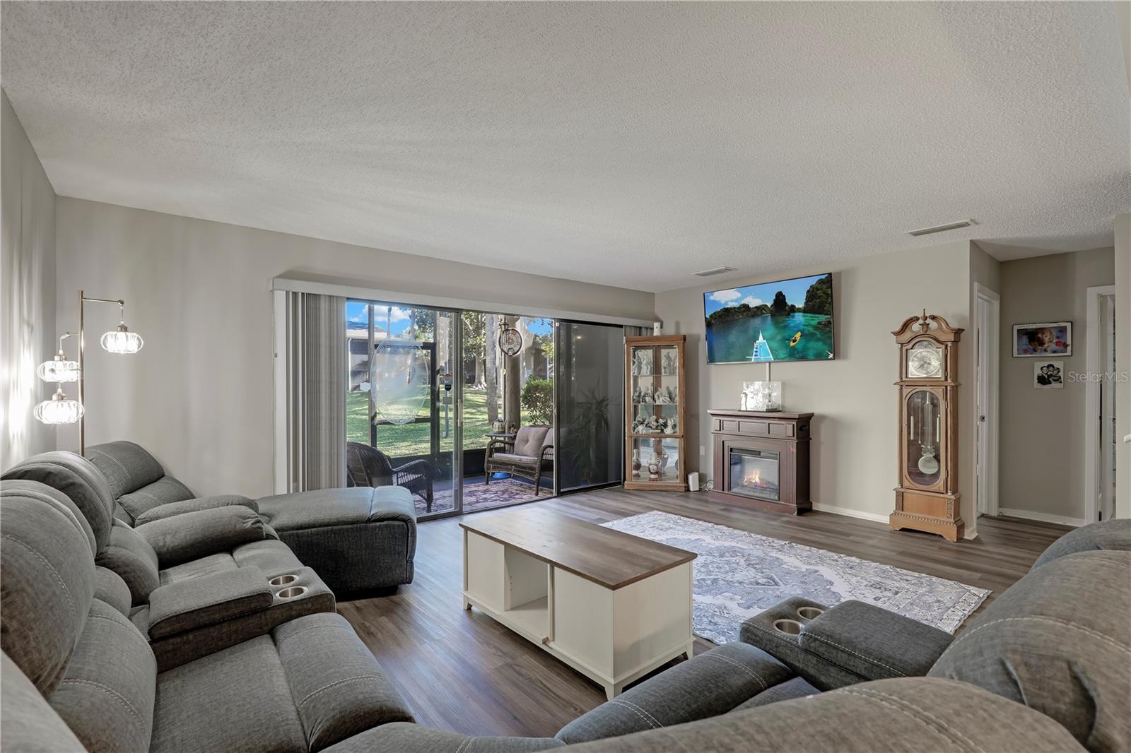 Image 22 of 58 For 7864 Playa Del Rey Court 7864