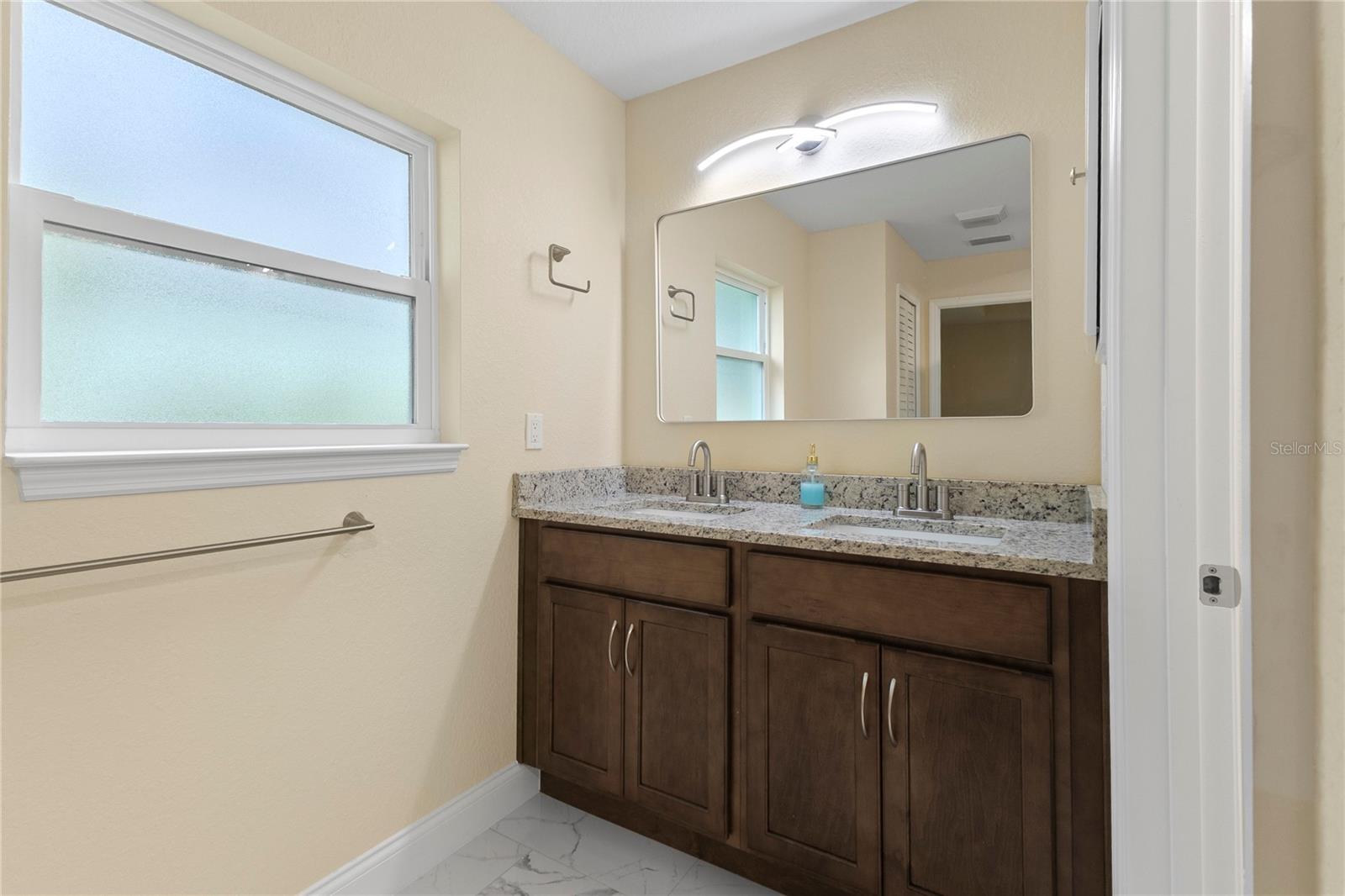 Image 21 of 35 For 12 Seminole Avenue