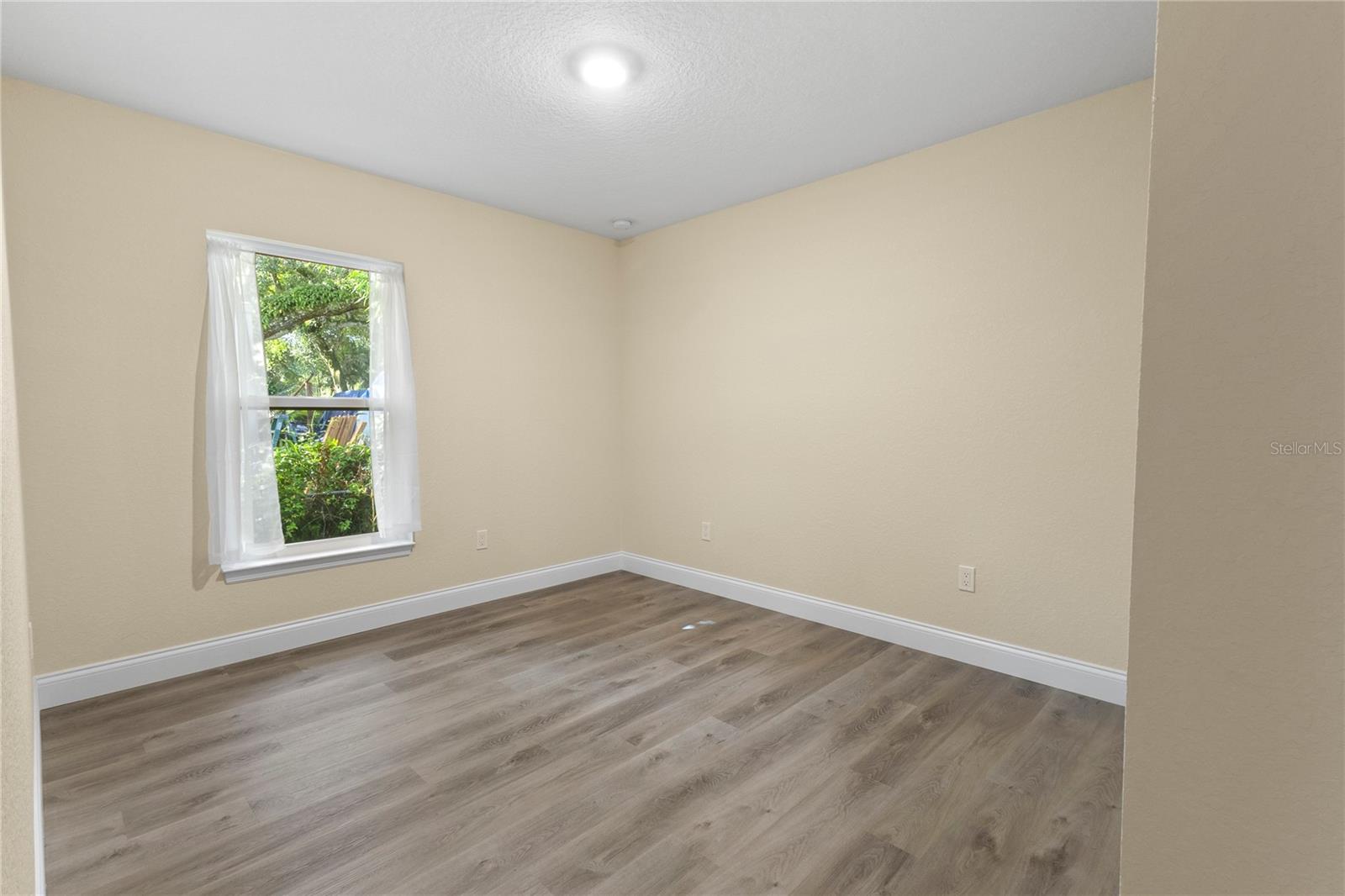 Image 22 of 35 For 12 Seminole Avenue