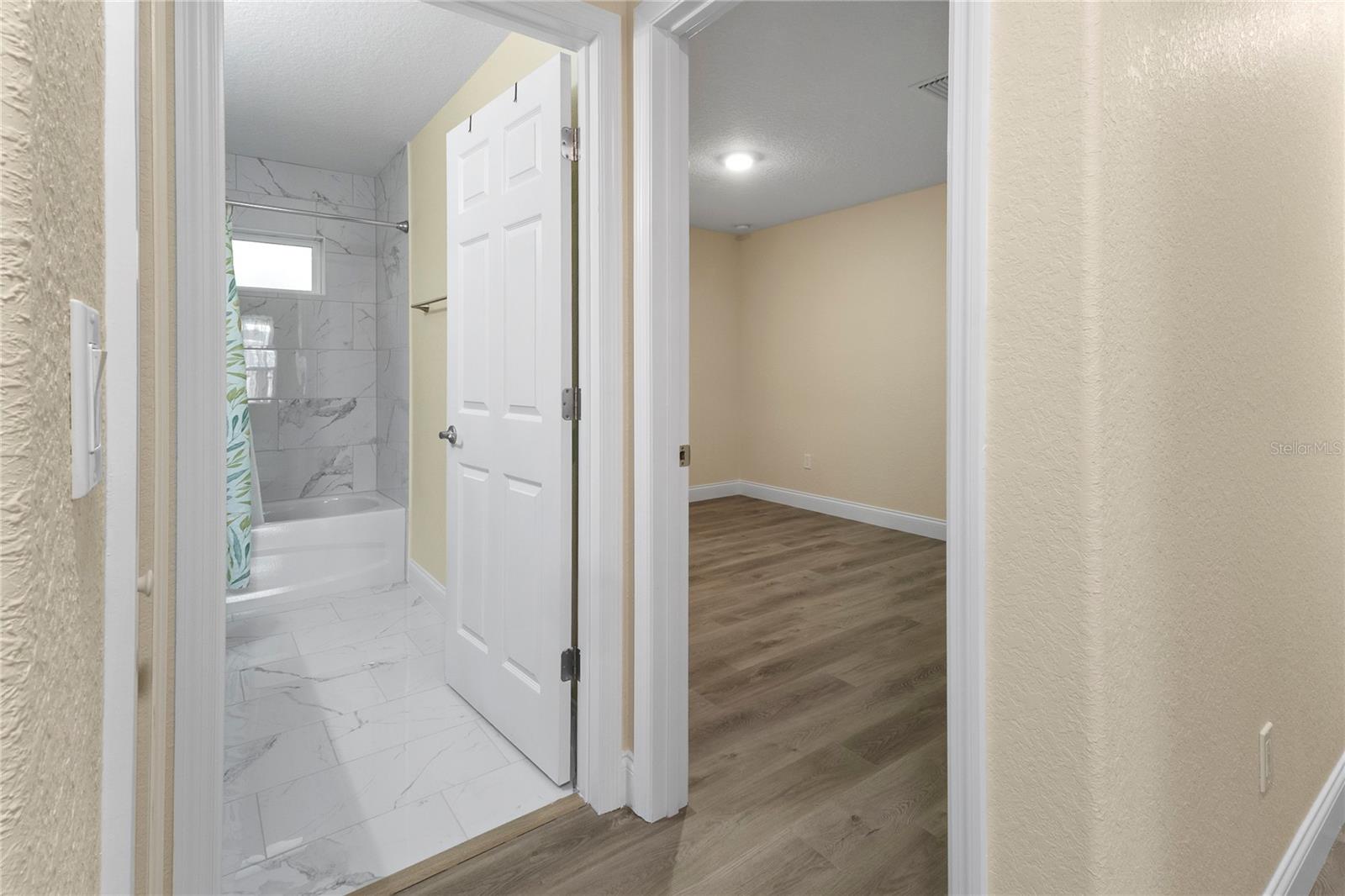 Image 27 of 35 For 12 Seminole Avenue