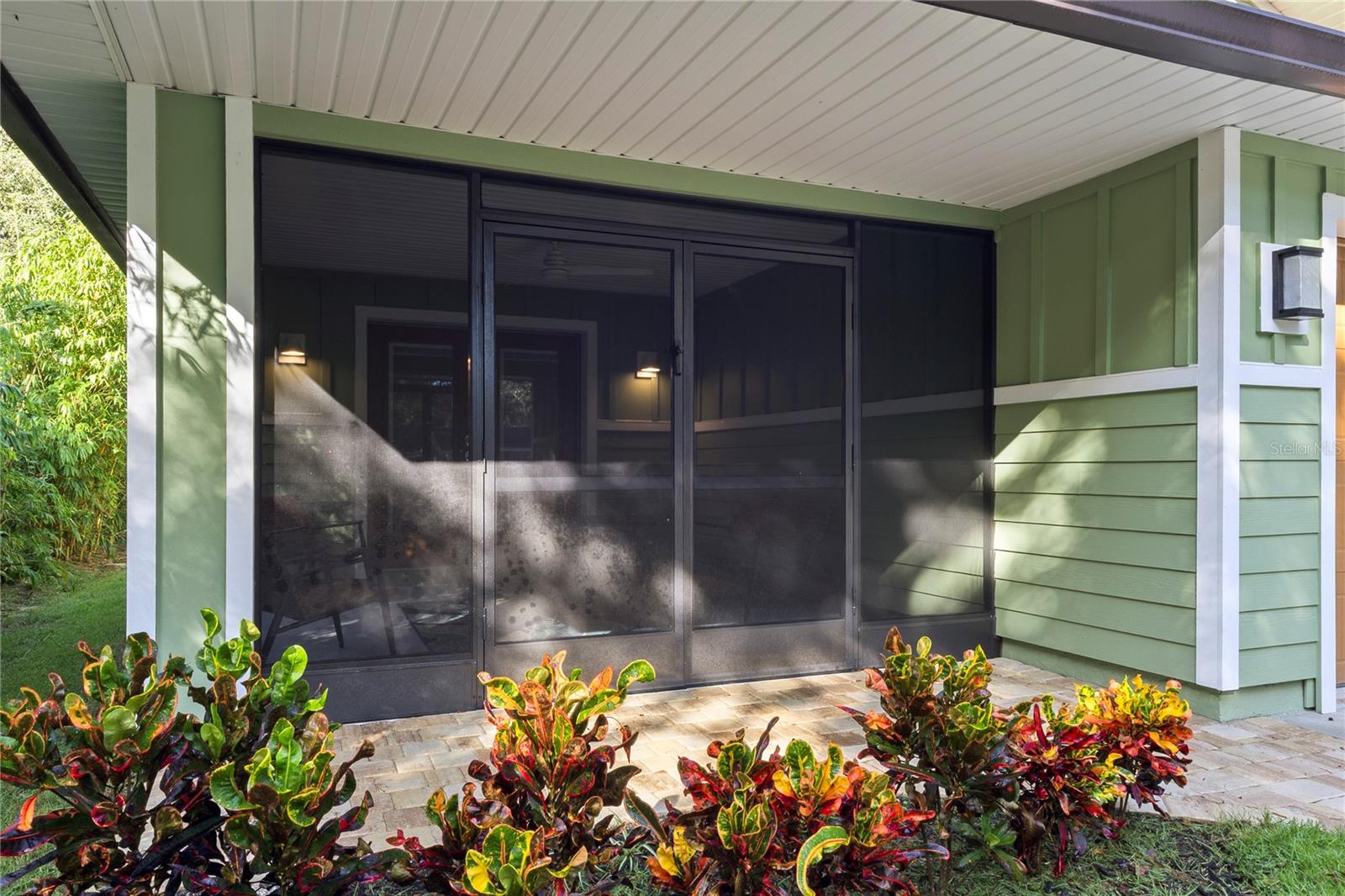 Image 3 of 35 For 12 Seminole Avenue