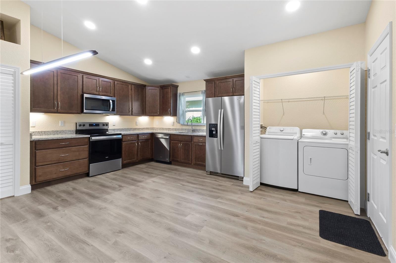 Image 7 of 35 For 12 Seminole Avenue