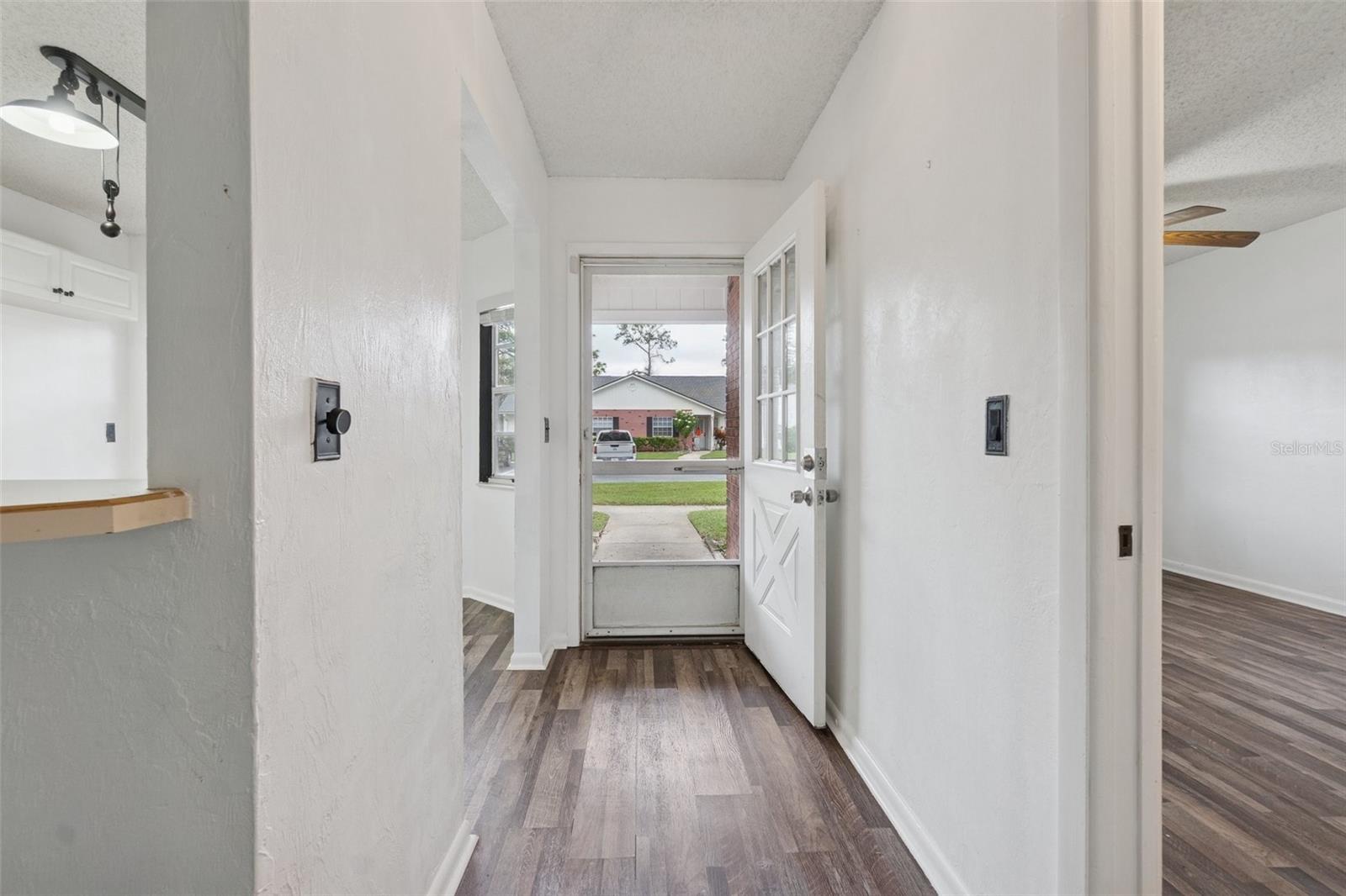 Image 3 of 10 For 71 Kings Colony Court S