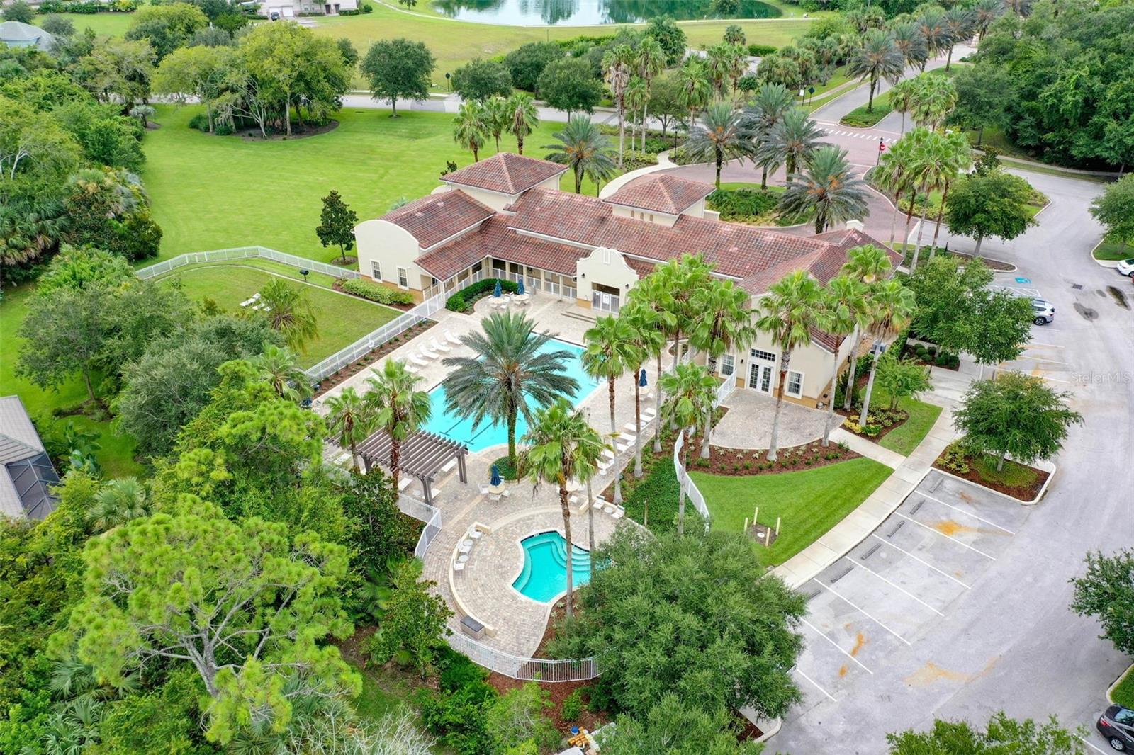 Image 23 of 48 For 29 Longview Way N