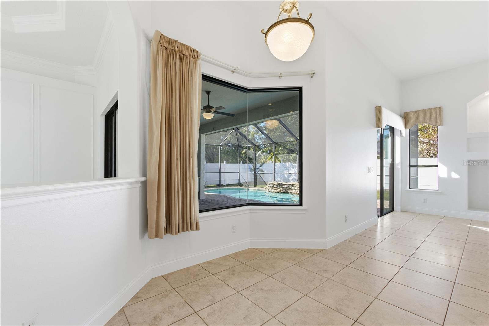 Image 13 of 49 For 11 Wood Clift Lane