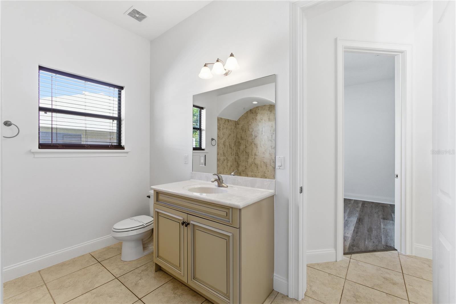 Image 29 of 49 For 11 Wood Clift Lane