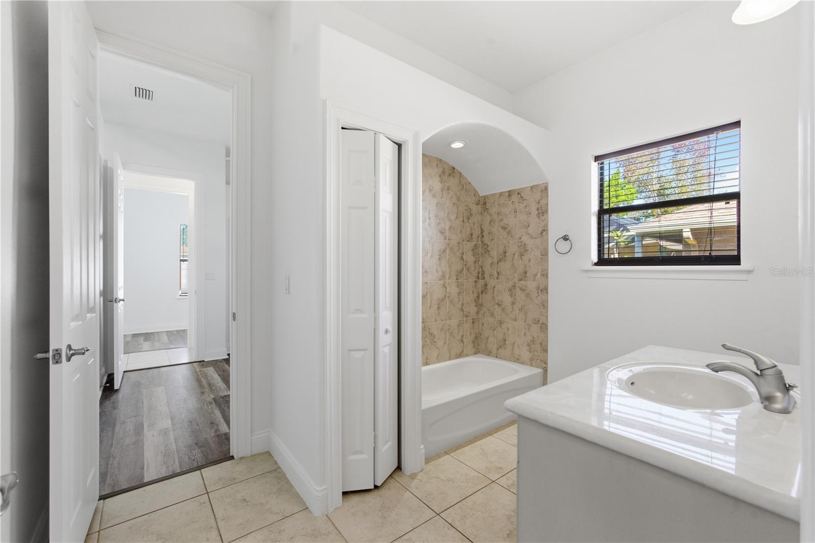 Image 30 of 49 For 11 Wood Clift Lane