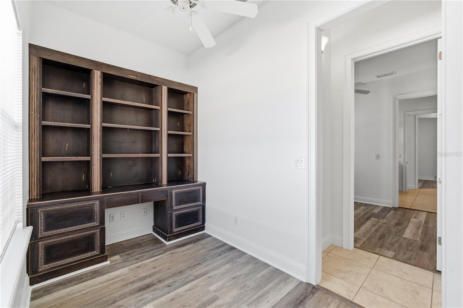 Image 32 of 49 For 11 Wood Clift Lane