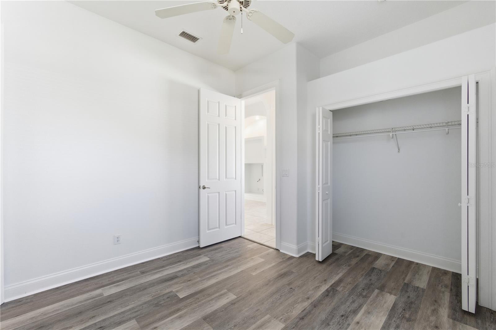 Image 34 of 49 For 11 Wood Clift Lane