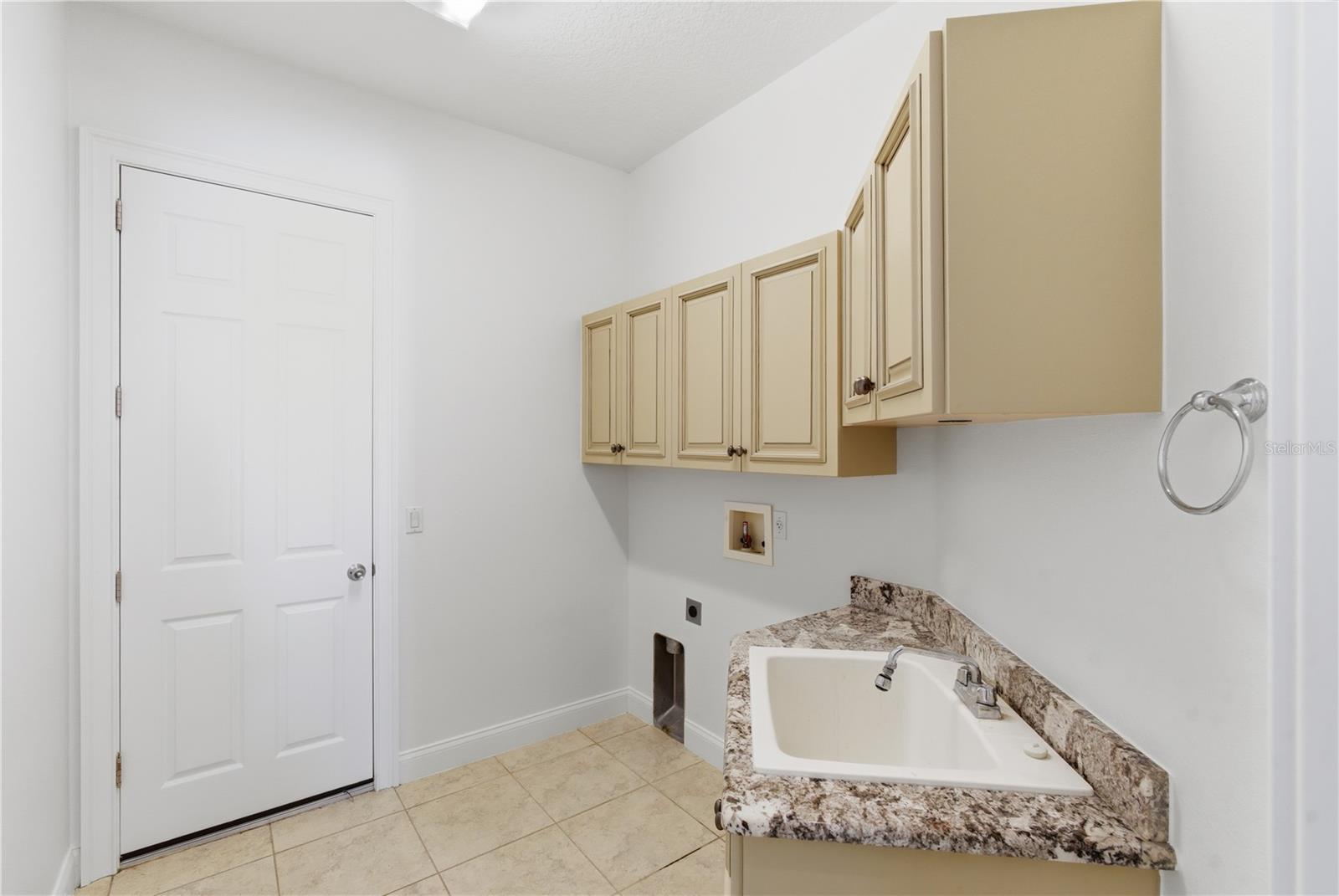 Image 39 of 49 For 11 Wood Clift Lane