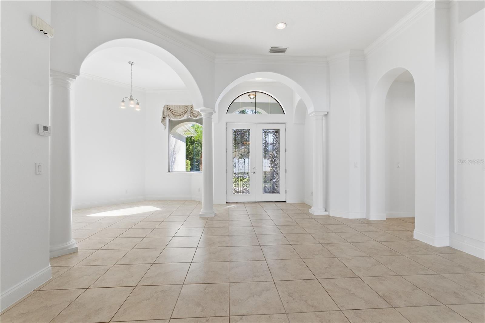 Image 5 of 49 For 11 Wood Clift Lane