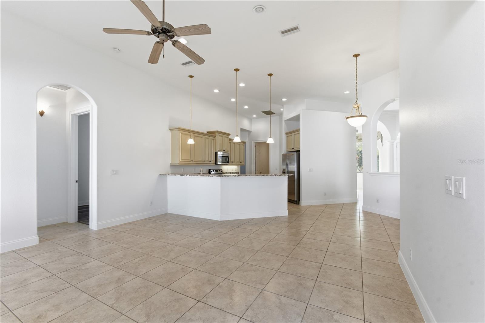 Image 8 of 49 For 11 Wood Clift Lane