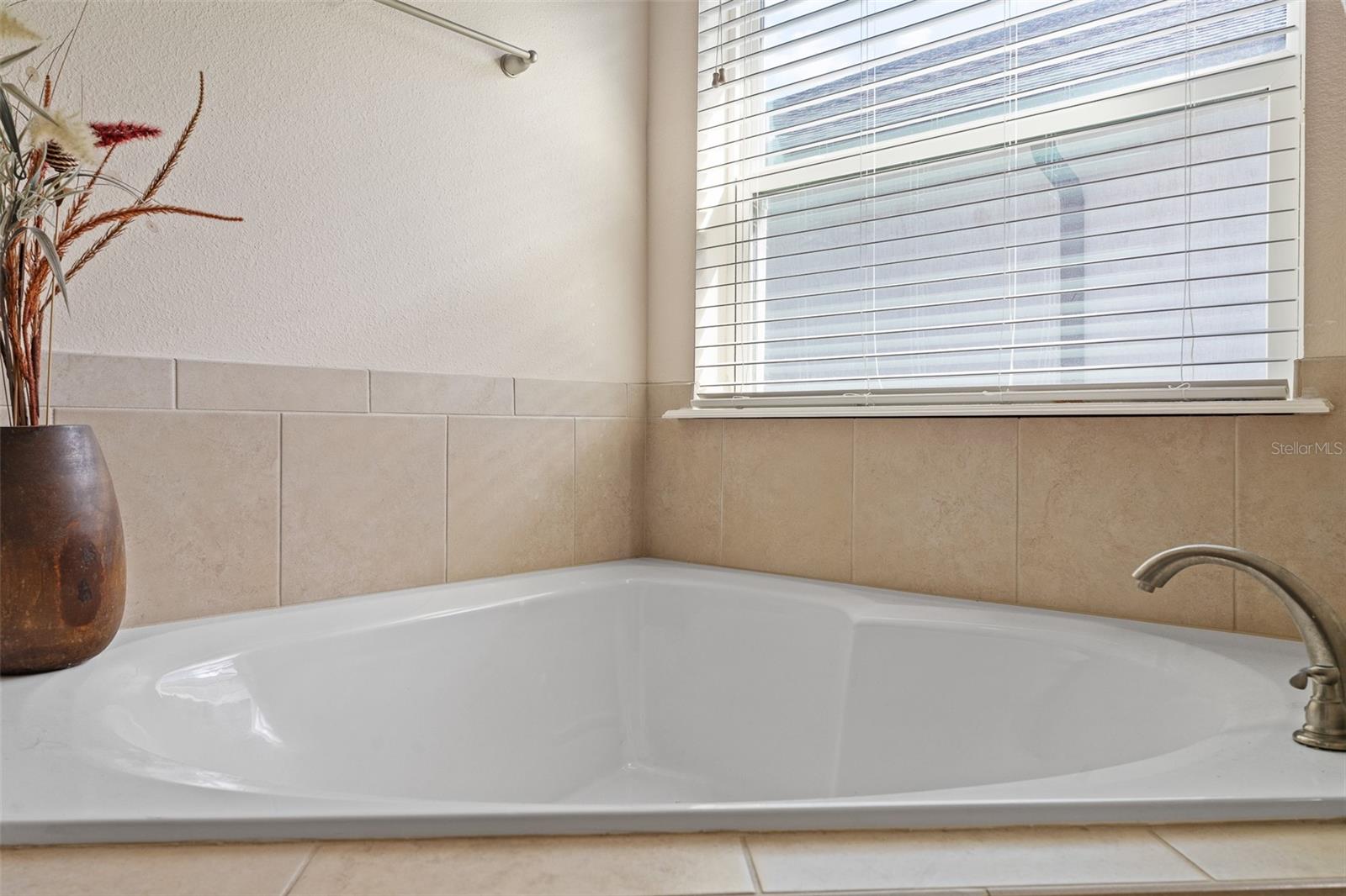 Image 28 of 60 For 139 Starling Drive