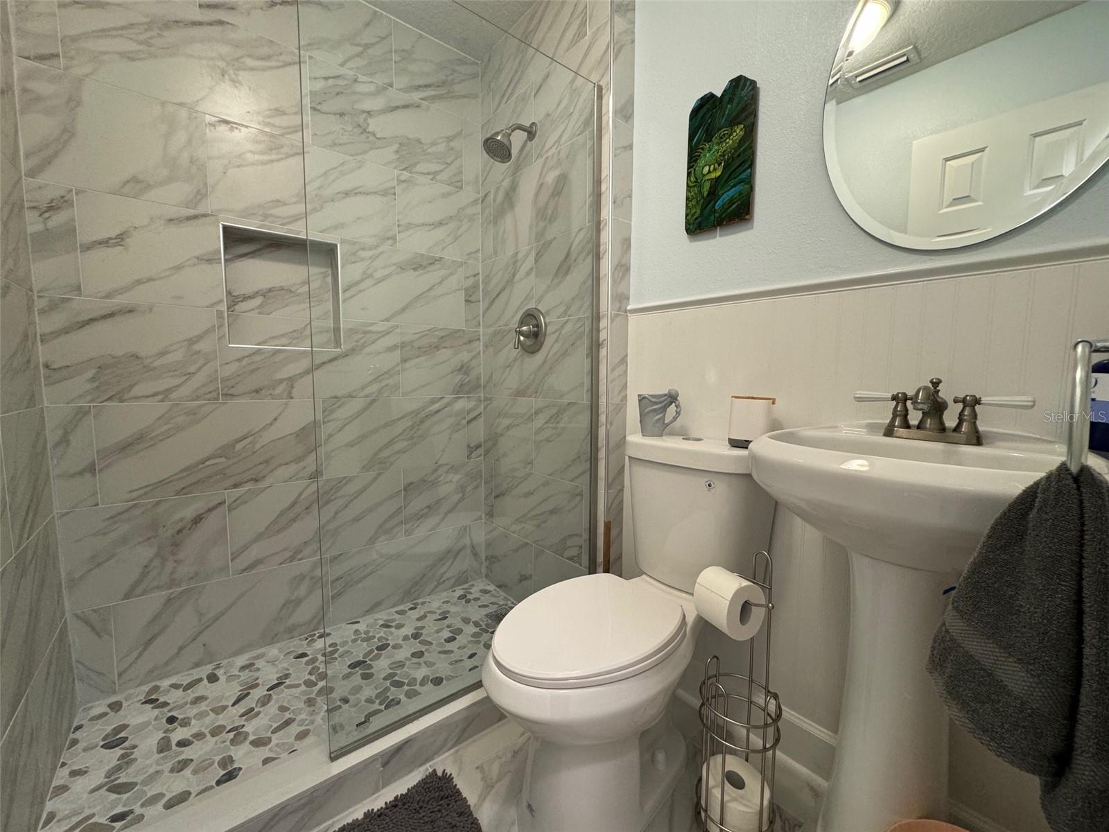 Image 6 of 13 For 300 Central Avenue 204