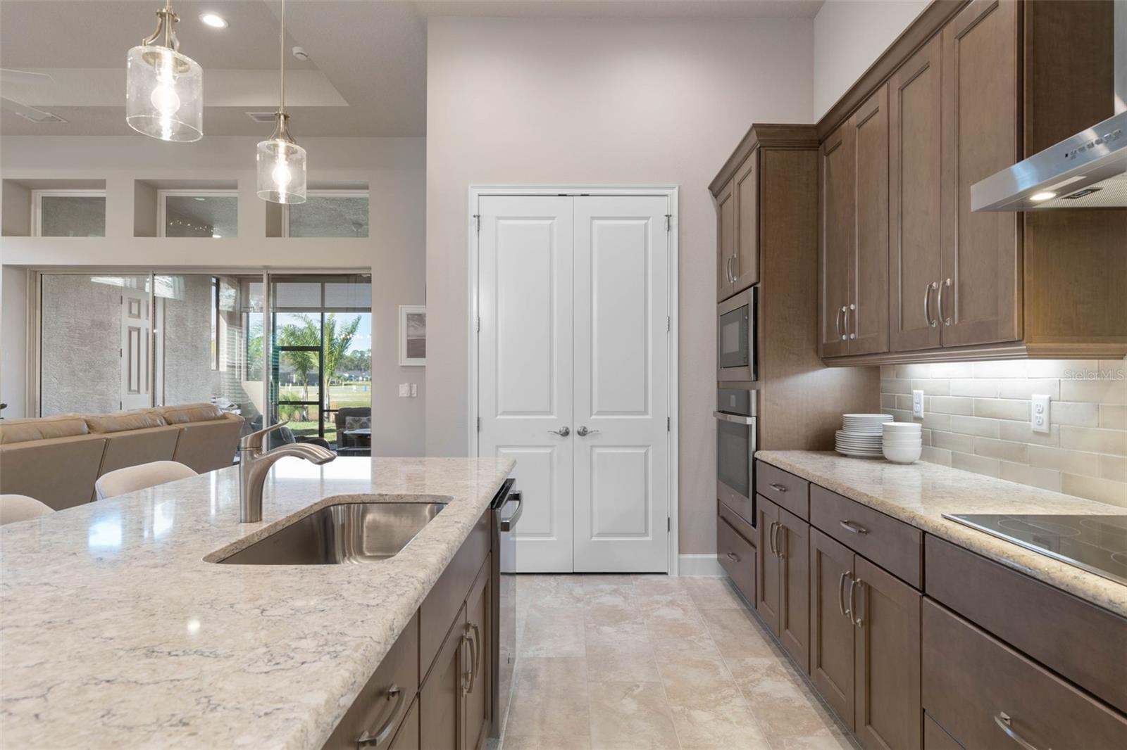 Image 12 of 100 For 24 Kingswood Court