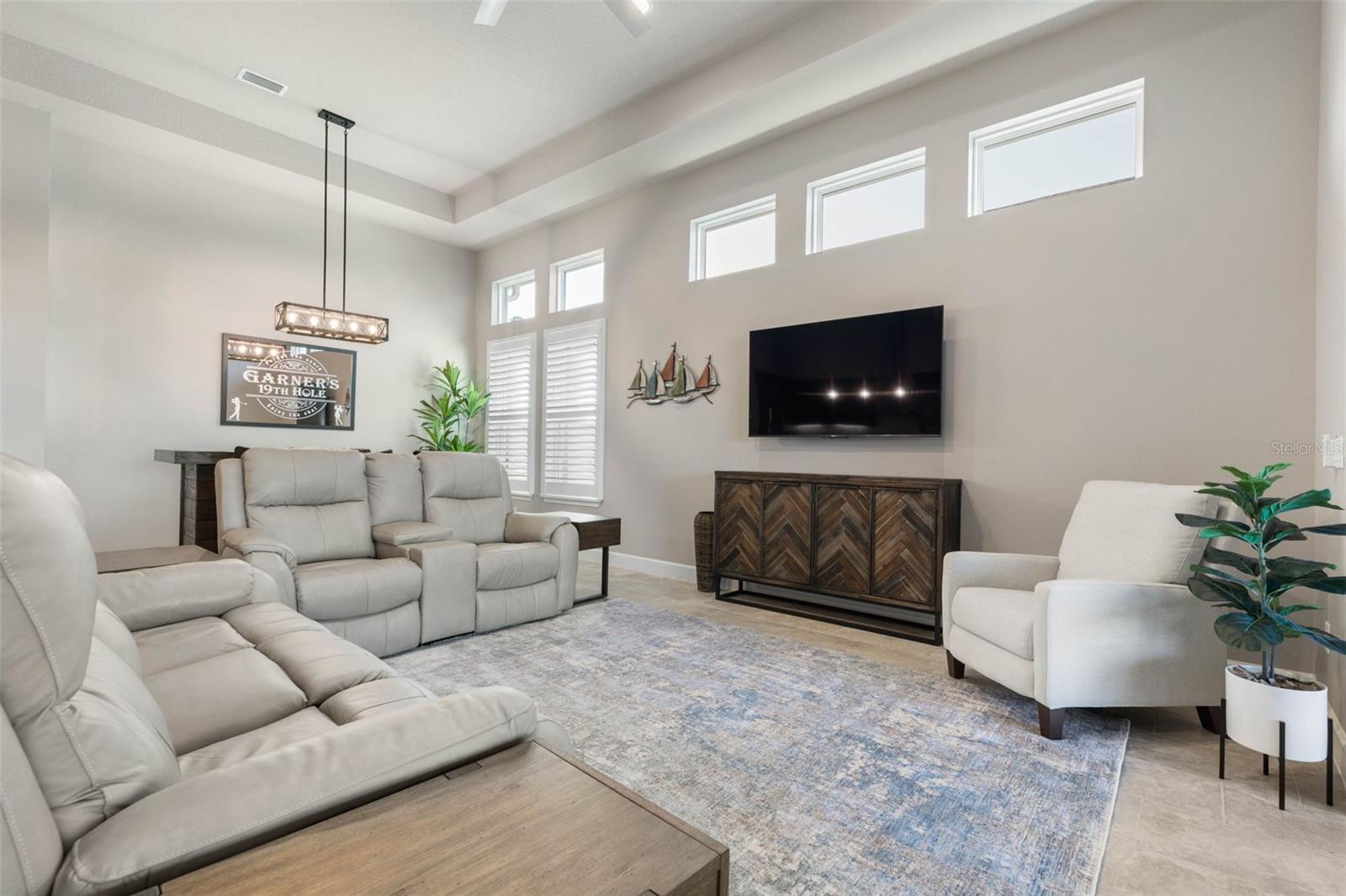 Image 20 of 100 For 24 Kingswood Court