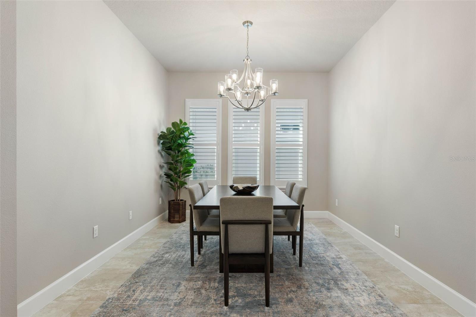 Image 24 of 100 For 24 Kingswood Court