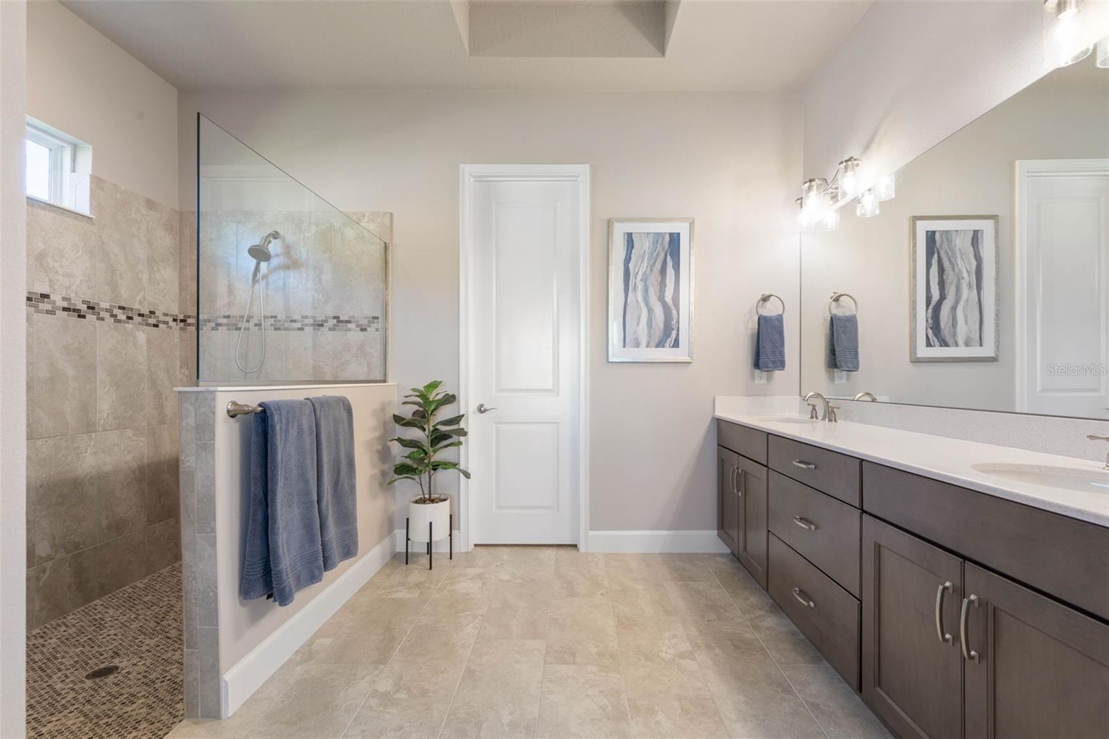 Image 29 of 100 For 24 Kingswood Court