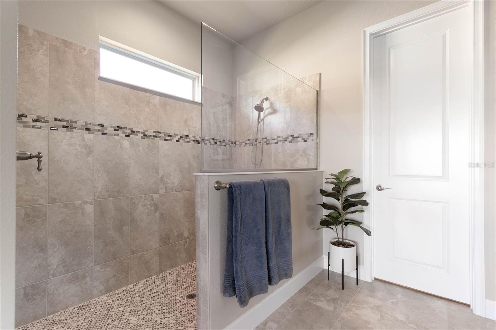 Image 31 of 100 For 24 Kingswood Court