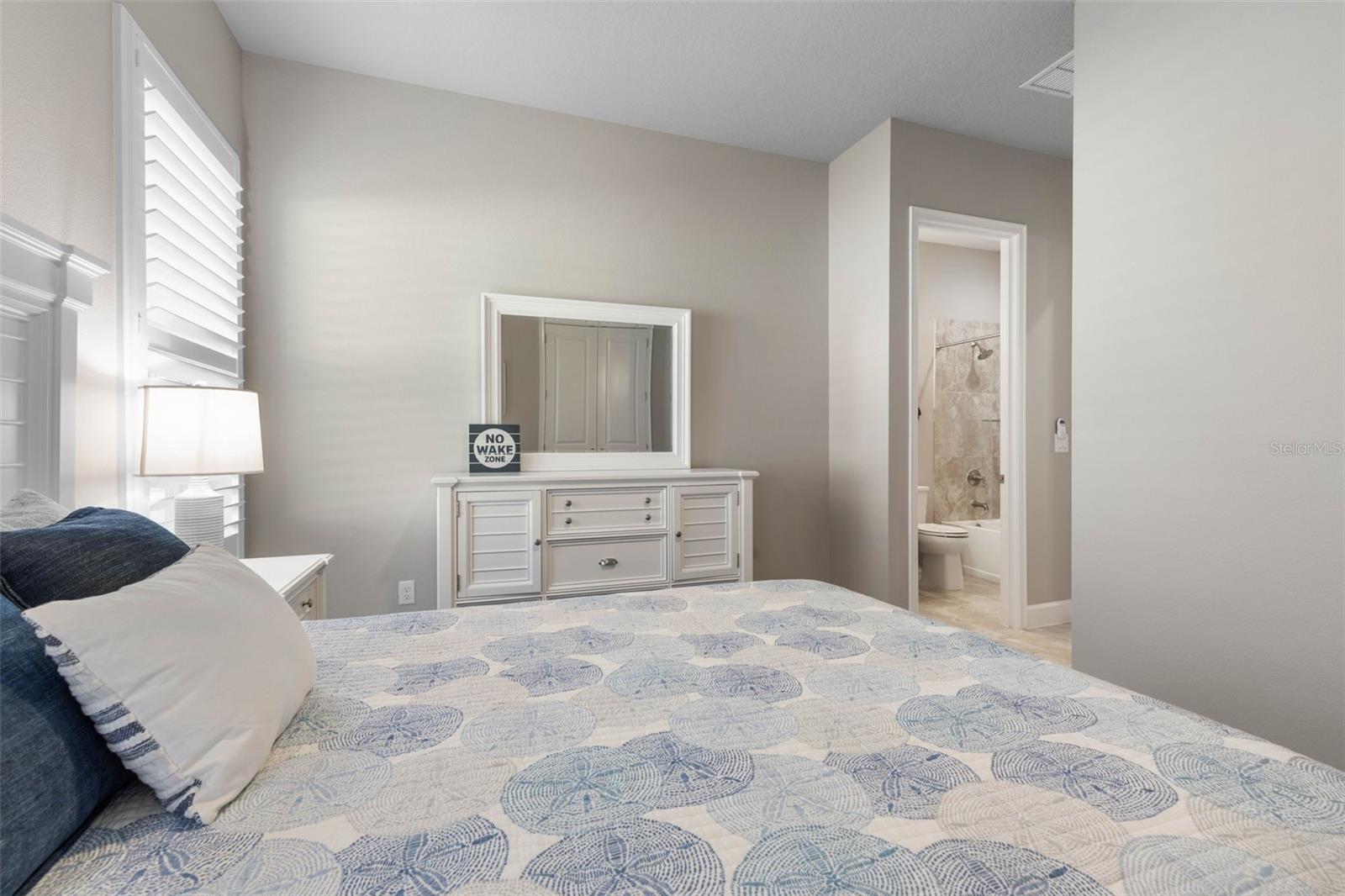 Image 38 of 100 For 24 Kingswood Court