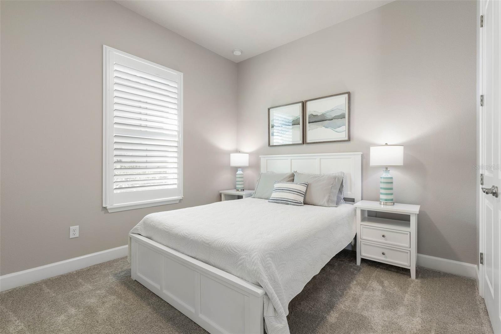 Image 43 of 100 For 24 Kingswood Court