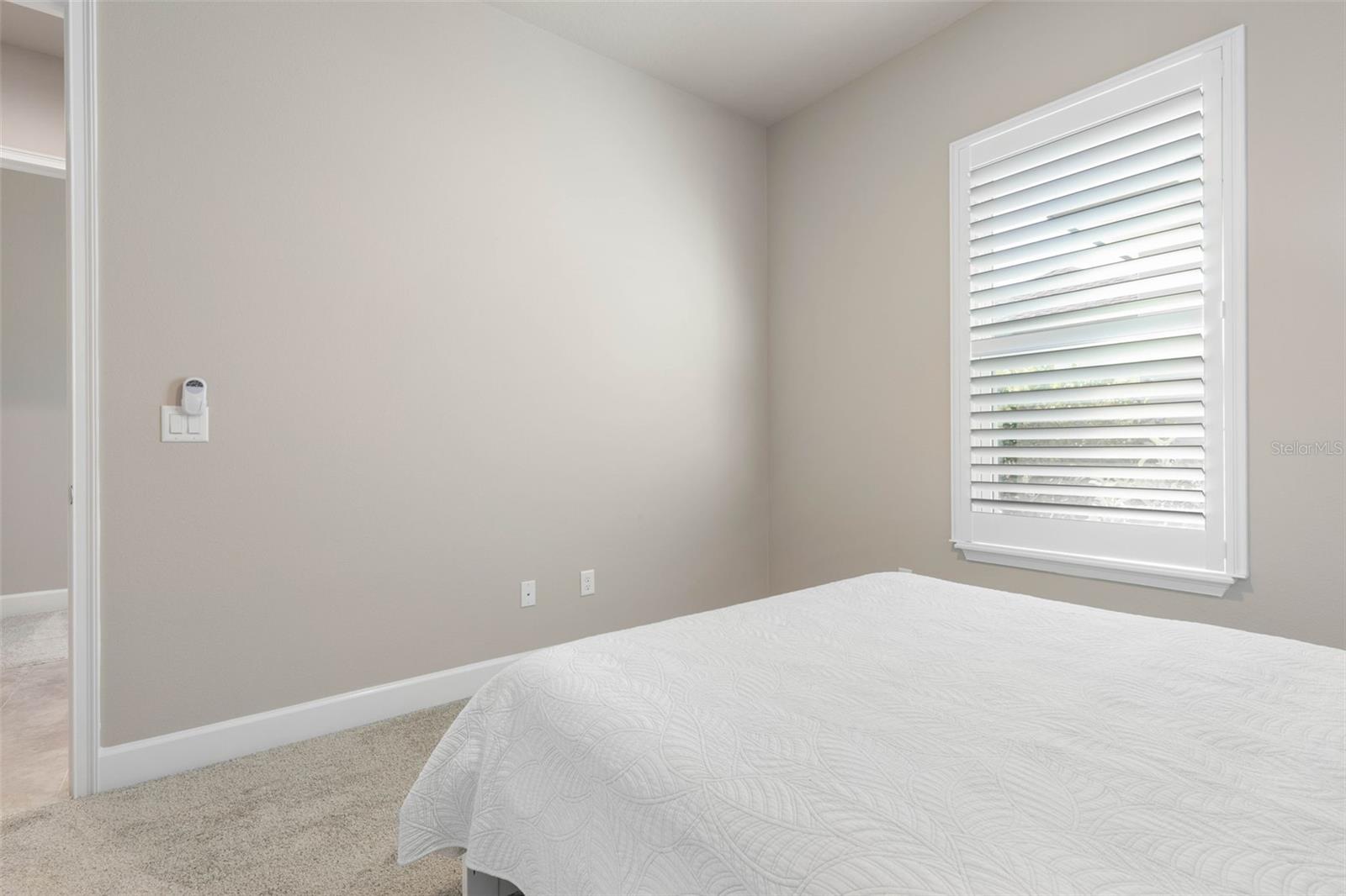 Image 45 of 100 For 24 Kingswood Court