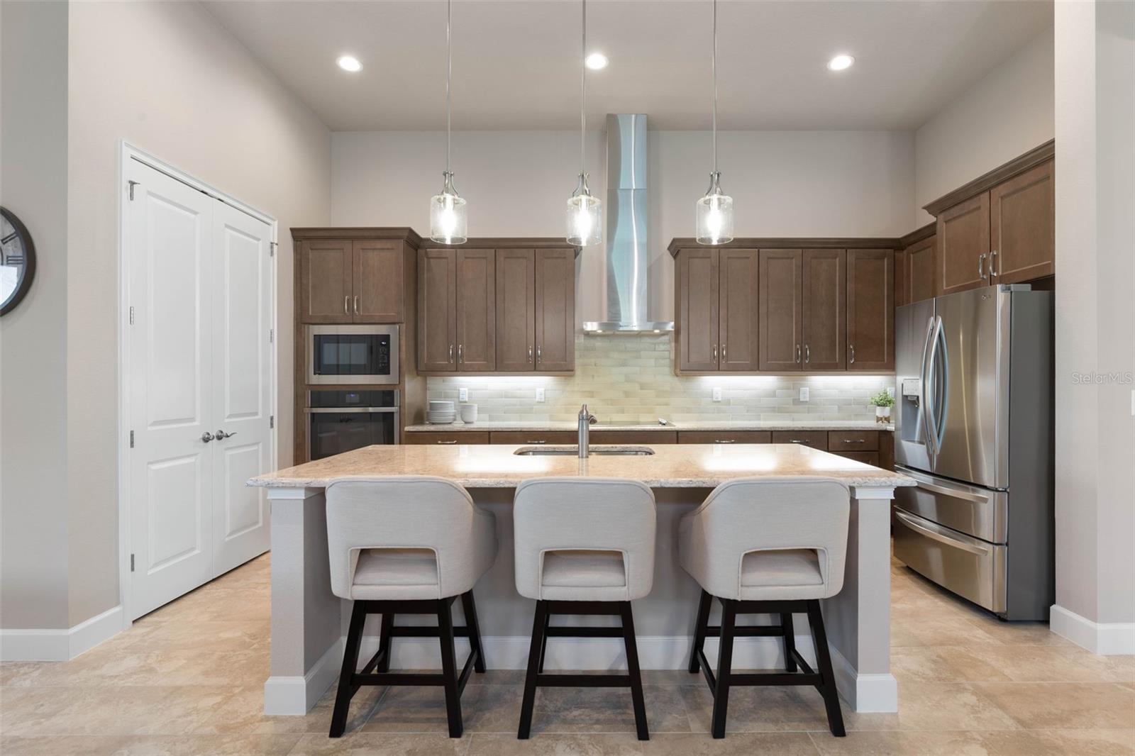 Image 8 of 100 For 24 Kingswood Court