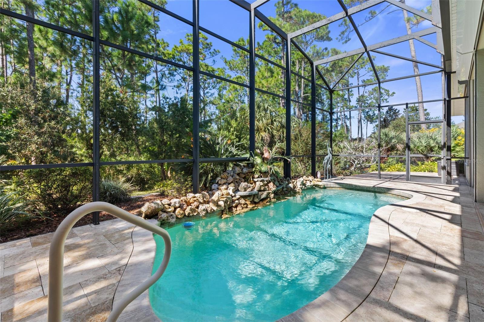 Image 20 of 91 For 10 Waterview Drive