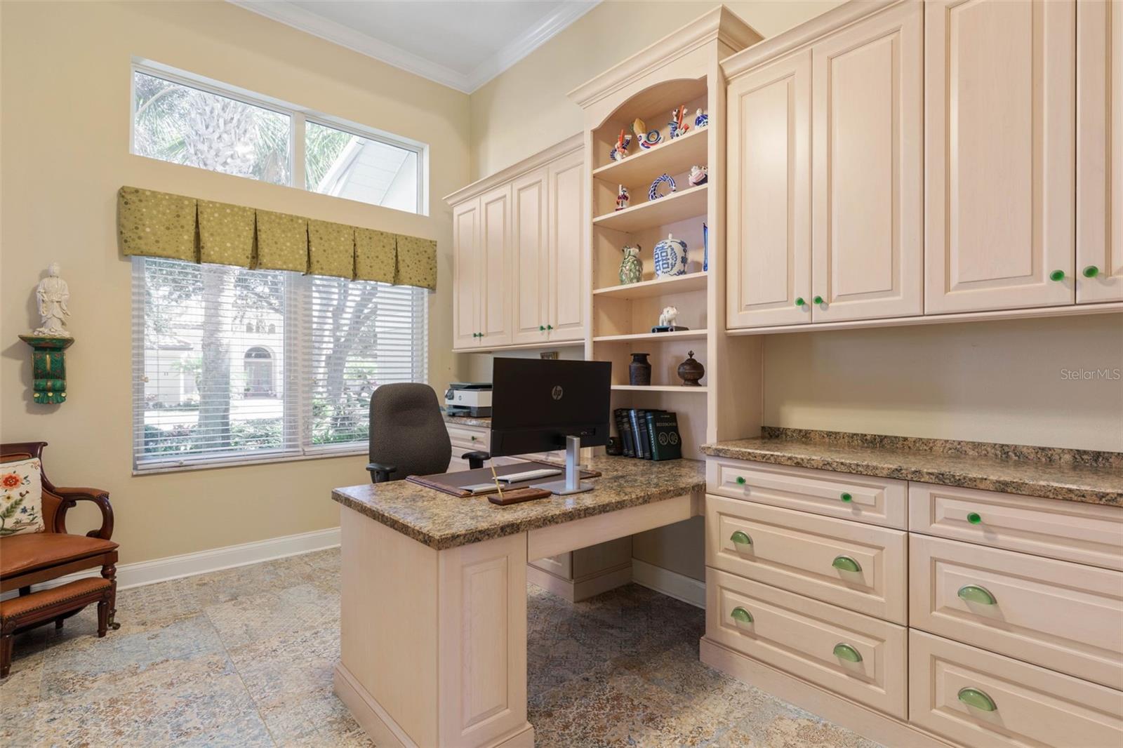 Image 24 of 91 For 10 Waterview Drive