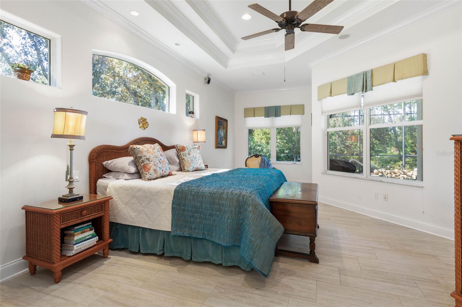 Image 26 of 91 For 10 Waterview Drive