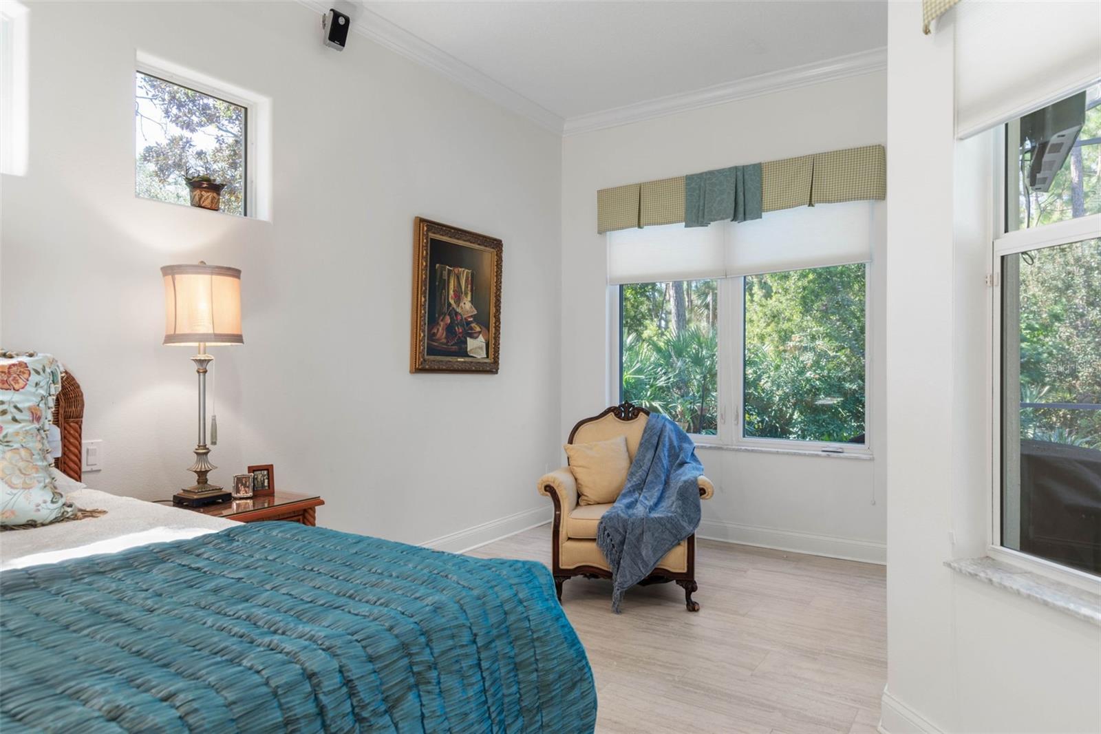 Image 28 of 91 For 10 Waterview Drive