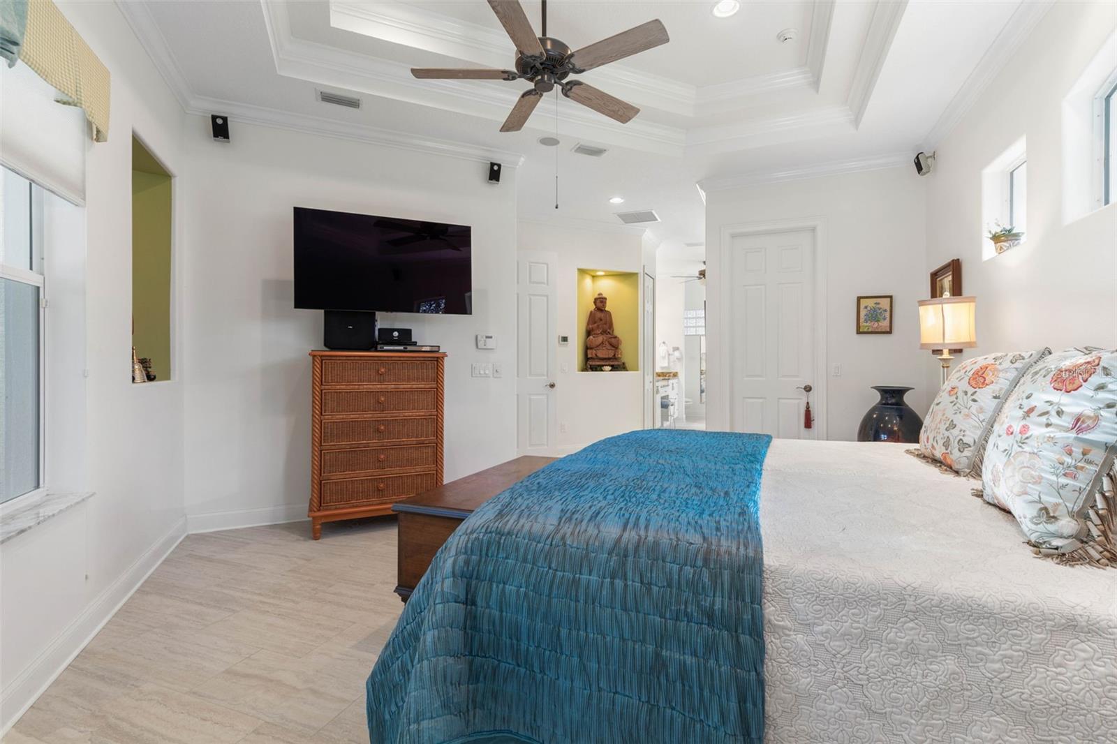 Image 29 of 91 For 10 Waterview Drive