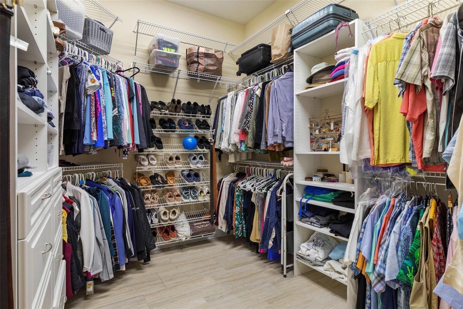 Image 30 of 91 For 10 Waterview Drive