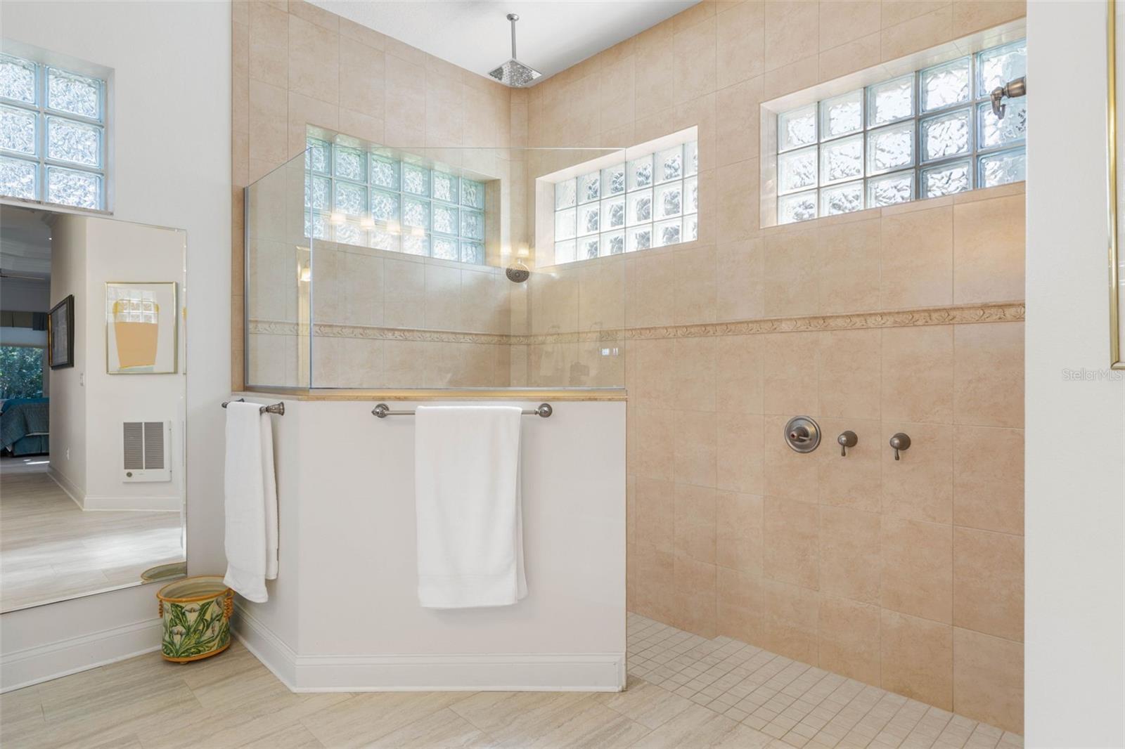 Image 31 of 91 For 10 Waterview Drive