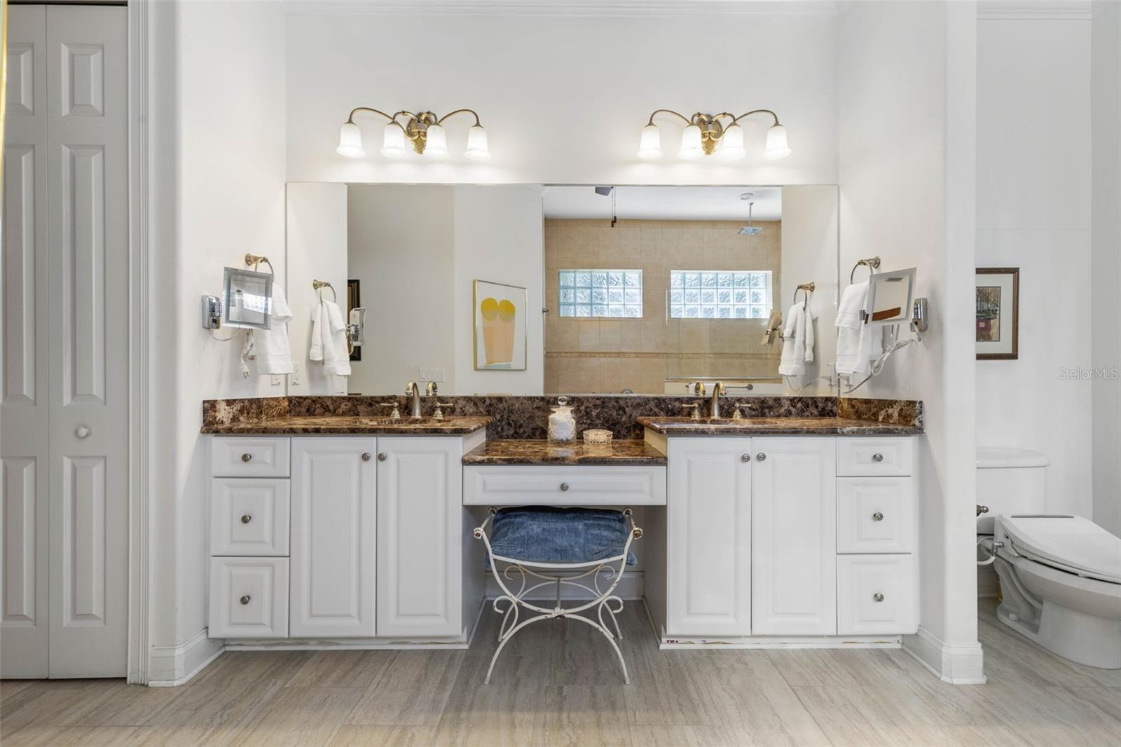 Image 32 of 91 For 10 Waterview Drive