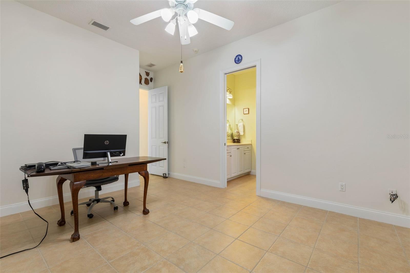 Image 43 of 91 For 10 Waterview Drive