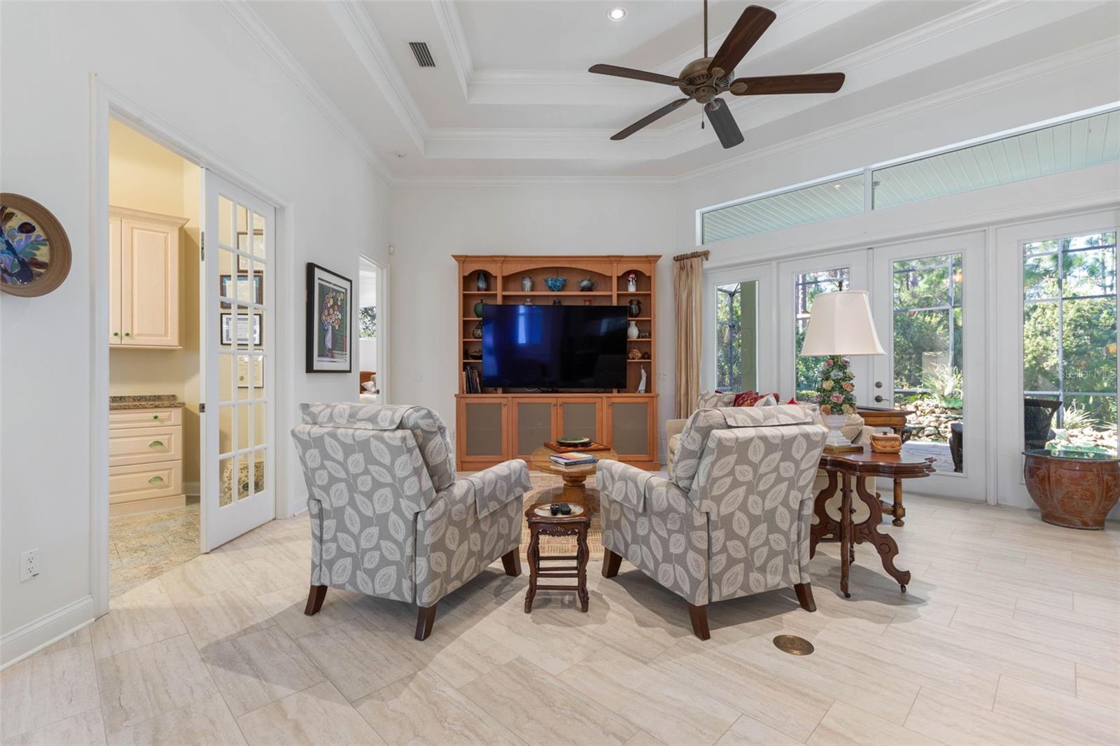 Image 6 of 91 For 10 Waterview Drive