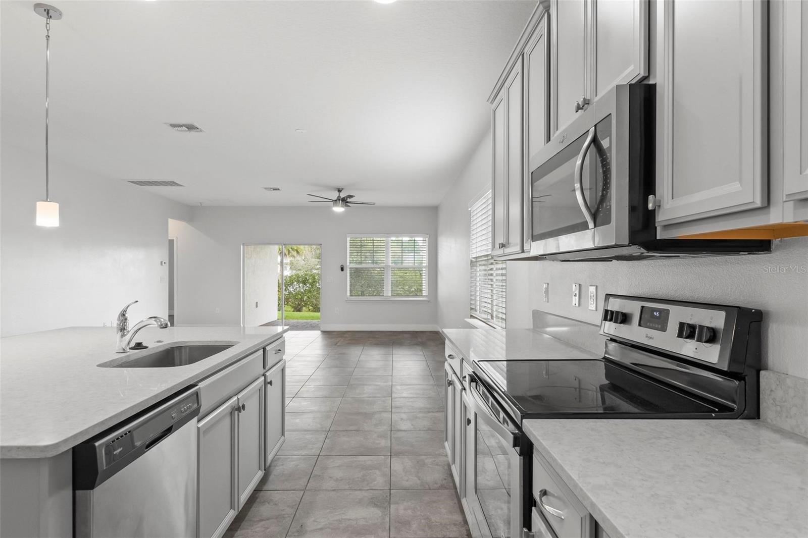 Image 20 of 70 For 5400 Hutchinson Street