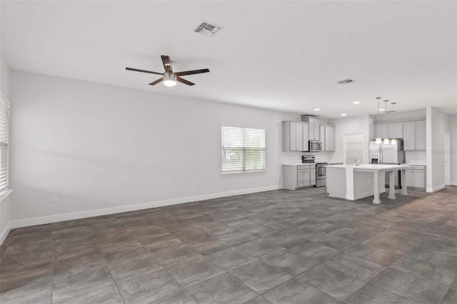 Image 34 of 70 For 5400 Hutchinson Street